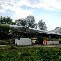 Памятник самолёту СУ-15