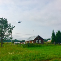 Вертолет делает облет линии электропередачи. Нет света в д.Аким