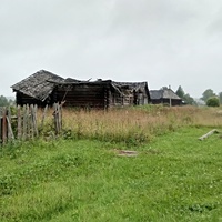 разрушенный дом в д. Красное