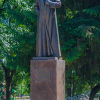Памятник Феликсу Дзержинскому в парке имени Феликса Эдмундовича Дзержинского
