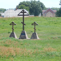 Кресты Замковой горы стоят на месте сгоревшего в 1936 году Воскресенского храма.