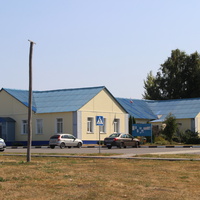 Здание сельской администрации.