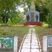 Памятник односельчанам погибших на фронтах ВОВ.