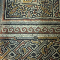 Византийская мозаика эпохи Константина Великого под основным полом.