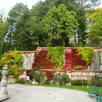Подпорная стенка дворцового парка