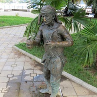 Скульптура "Старик Тачкум"