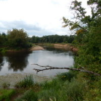 Возле деревни протекает река Дрисса.