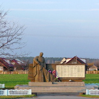 Натальевск. Памятник, погибшим  в ВОВ.
