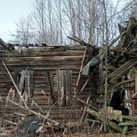 разрушенный дом в д. Малое Помясово