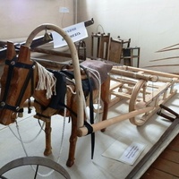 Лошадка деревянная