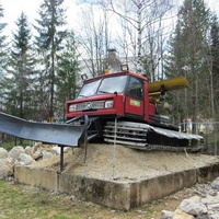 Памятник снегоуборочной машине "Setra"