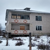 нежилой двухэтажный кирпичный дом в д. Данилов Починок