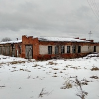 заброшенные гаражи бывшего колхоза в д. Середская