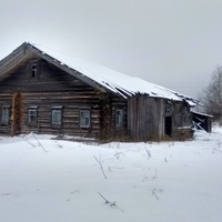 дом в заброшенной деревне Илюхинская