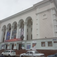 Оперный театр-памятник архитектуры.