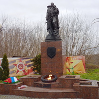 Мемориал Памяти павших в войне 1941-1945г.г. и Вечный огонь.
