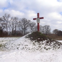 Казацкий Крест, установленный в честь казаков, которые основали село.