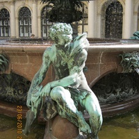 Фонтан Гигеи (Hygieia-Brunnen) во дворе городской ратуши, Гамбург, Германия