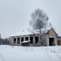бывшие мастерские колхоза "Восход" в окрестностях д.Митинская
