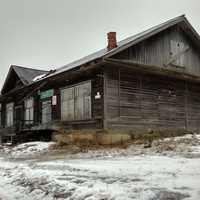 здание бывшего магазина в Новокемском