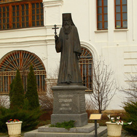 Историческая площадь. Памятник Серафиму Дмитриевскому.