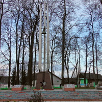 Дукора. Памятник 16 партизанам, павшим за Советскую власть  в 1920г