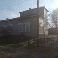 Здание вокзала железнодорожной станции Павлоград-2. Вид со стороны города.