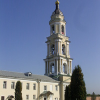 Старо-Голутвин мужской монастырь. Колокольня над Святыми воротами