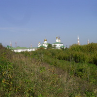 Панорама Старо-Голутвина мужского монастыря со стороны ж/д насыпи между Окой и Москвой
