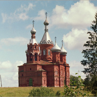 Церковь Спаса Преображения в Волговерховье у истока Волги. 1996 год