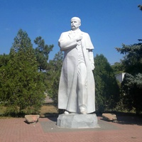 Белгород-Днестровский. Памятник Тарасу Григорьевичу Шевченко.