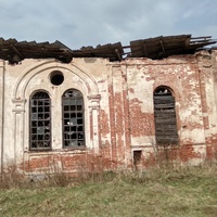 здание разрушенной церкви в д. Спасский погост