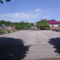 Общий вид площади с памятником Т.Г.Шевченко.