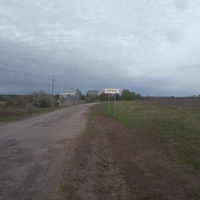 Въезд в село со стороны Новотроицкого.