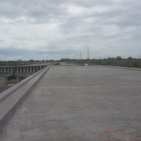 Строительство моста через реку Днепр.