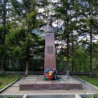 Памятник Янгелю
