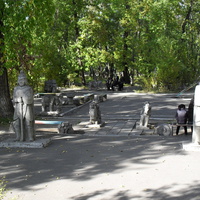 Скульптуры в парке