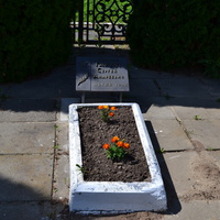 Могила капитана Гарина Сергея Андреевича.Погиб в 1943 году