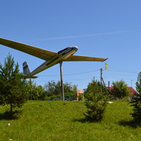 Памятник в честь 50-летия полёта Ю.А.Гагарина в космос. Установлен 12.04.2011 г.