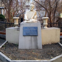 Памятник Кириаку Константиновичу Констанди.