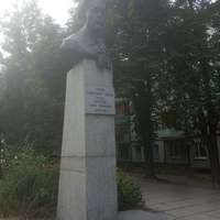 Памятник Борису Кротову на улице Инженерной.