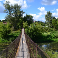 Подвесной мост через реку Нугрь. Город Болхов