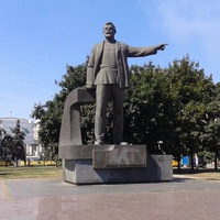 Днепропетровск. Памятник Григорию Ивановичу Петровскому.