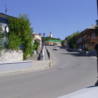 Вид с  Набережной улицы на Рязанский спуск и реконструируемые Торговые ряды и купол Храма Вознесения