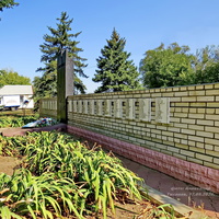 Мемориал ВОВ, братская могила воинов,погибших при освобождении этих мест в январе 1943 года