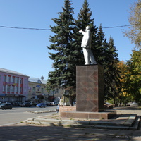 Памятник В.И. Ленину в сквере на ул. Калиниа