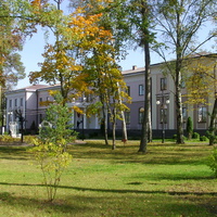 Вид на ДК Косякова в городском парке "Крестов Брод"