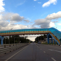 Пешеходный мост у керамогранитного завода Italon
