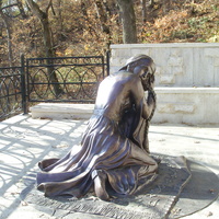Скульптура Бэлы в Емануелевском парке Пятигорска