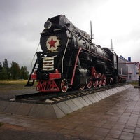 памятник работникам железной дороги на станции Малошуйка